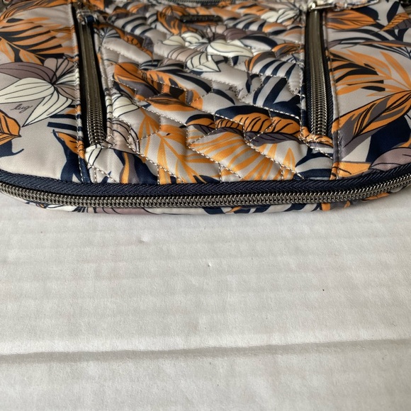 Lug Swivel Crossbody Bag Lilly Gray - Picture 6 of 13